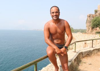 Yüksekten uçurum dalışı nefes kesti