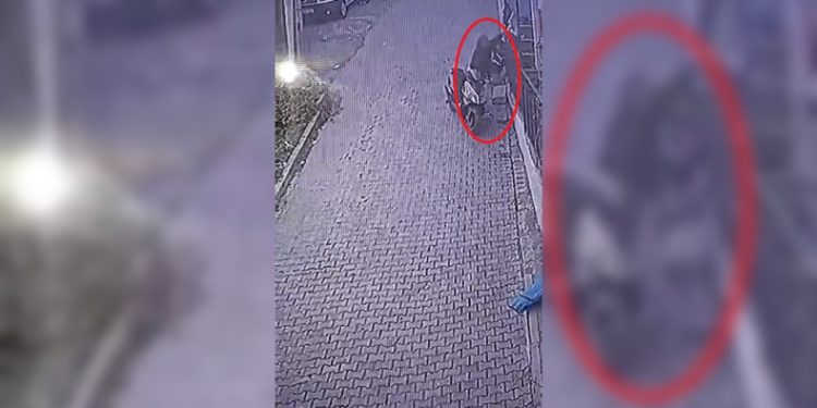 Bursa’da çamaşır hırsızları kamerada