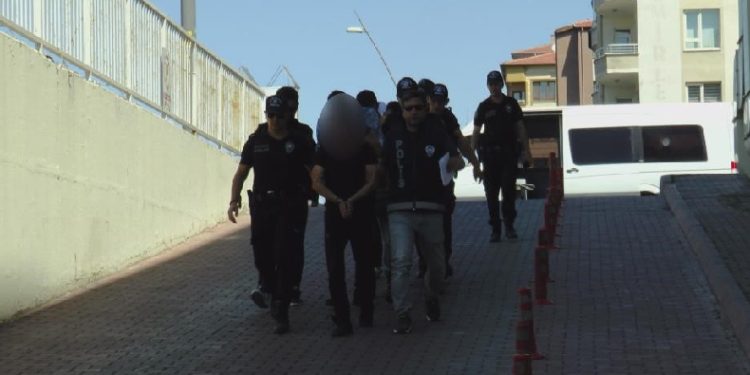 Uyuşturucu operasyonunda 5 tutuklama