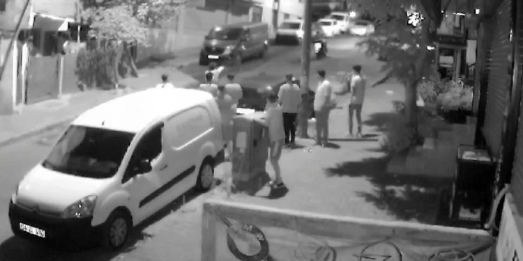 İki grup arasında silahlı kavga