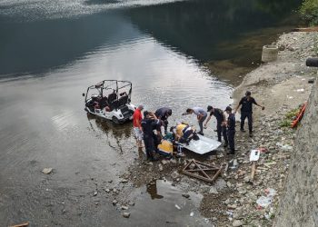 Arap çift Uzungöl’e düştü