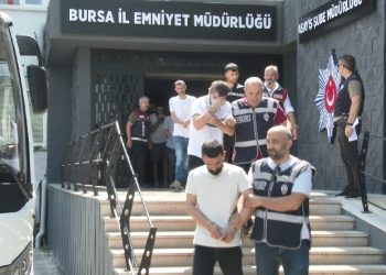 Bursa’da aranan şahıslara şafak operasyonu
