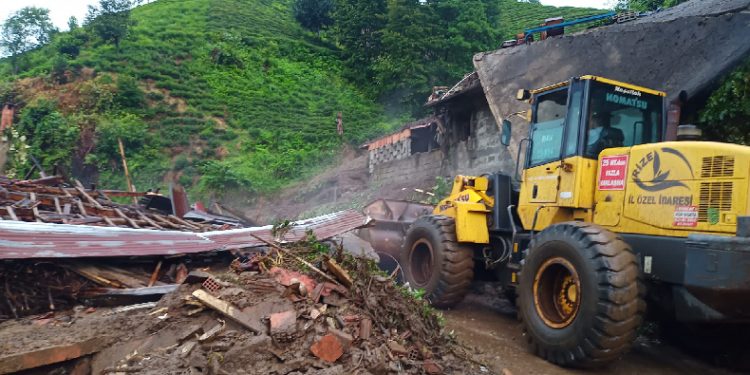 8 ev tedbir amaçlı boşaltıldı