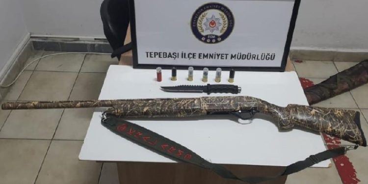 Silah ve uyuşturucu ele geçirildi