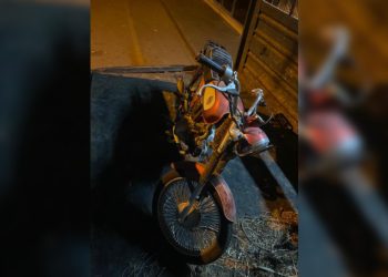 Çaldıkları motosikleti satamadan yakalandılar
