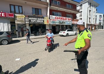 Ters şeride girdiler, cezayı yediler