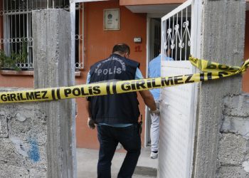 Adam 74 yaşındaki karısını öldürdü