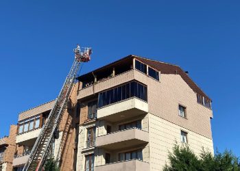 Çatı katında çıkan yangın söndürüldü