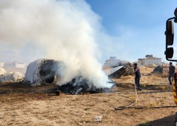 Edremit’te odun ve tezek yangını