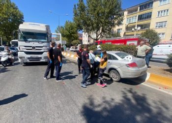 Lüleburgaz’da tır ile otomobil çarpıştı