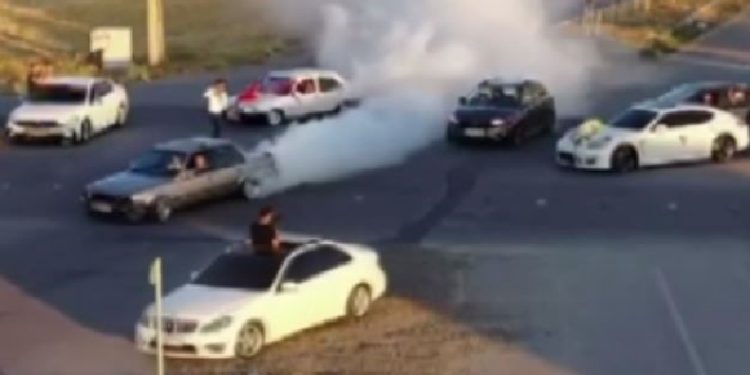 Düğün konvoylarında maganda tehlikesi