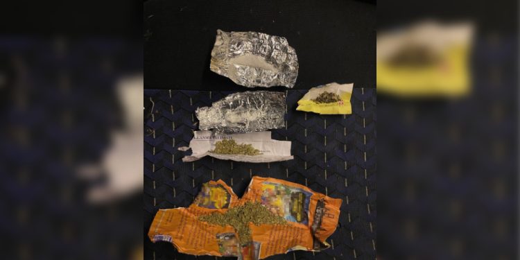 Uygulamada durdurulan araçtan uyuşturucu çıktı