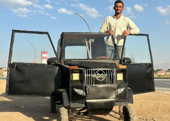 Mercedes alamayınca kendi arabasını yaptı