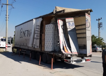 Bursa’da yolcu otobüsü tıra çarptı