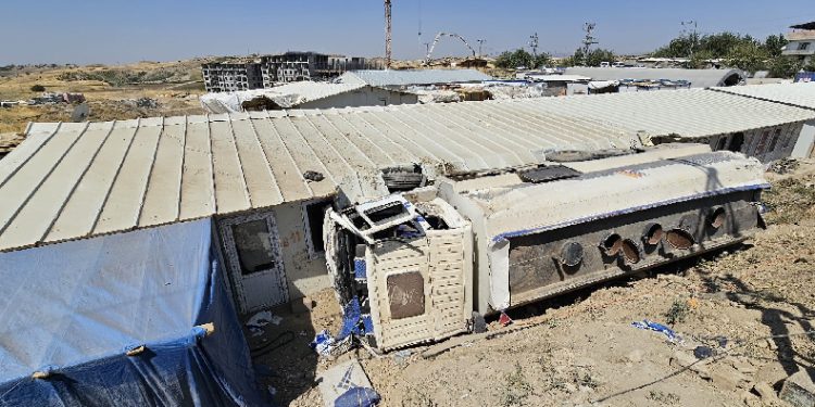 Kontrolden çıkan tanker şarampole yuvarlandı