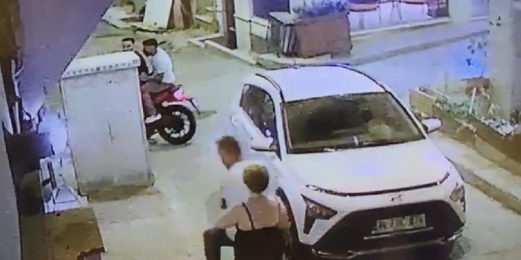 Ara sokakta keşif yapıp saldırdılar