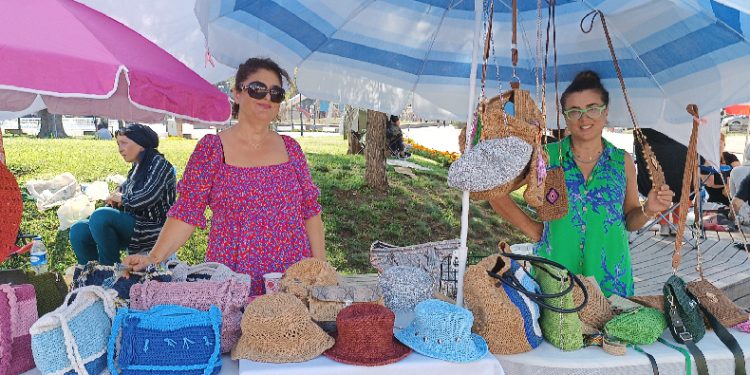 Sanatçı kadınlar göz kamaştırdı