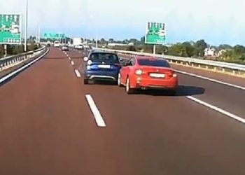 Otobanda tehlikeli kovalamaca