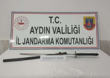 Üzerinde samuray kılıcı ele geçirildi