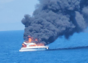 Milyon dolarlık tekne alev topuna döndü