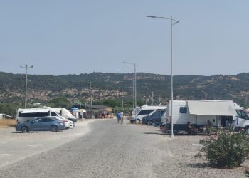 Assos’ta karavanlar tepkilere neden oldu