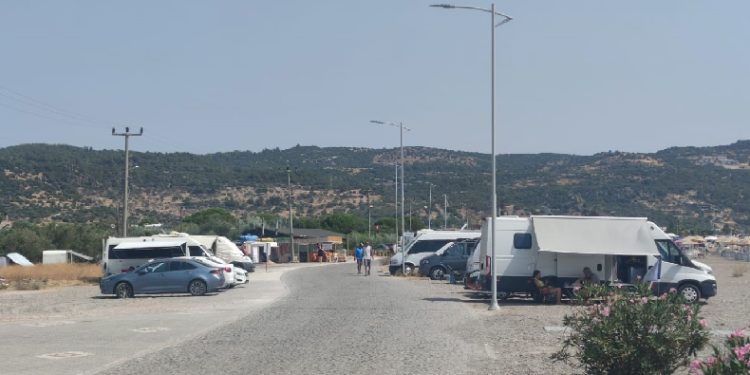 Assos’ta karavanlar tepkilere neden oldu