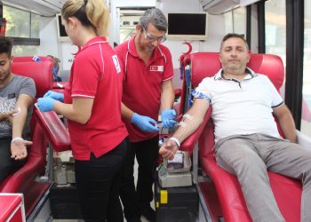 Hayat kurtarmak için kan verdiler