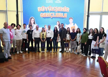 Belediyeden öğrencilere danışmanlık hizmeti