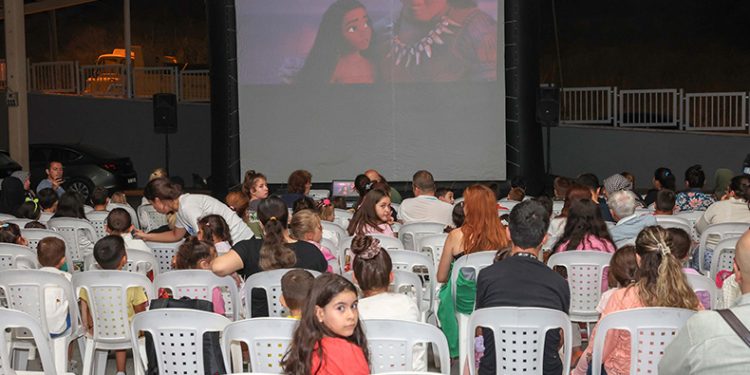 Nilüfer’de çocuklara açık hava sineması