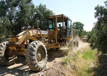 Gemlikli çiftçiye arazi yolu desteği