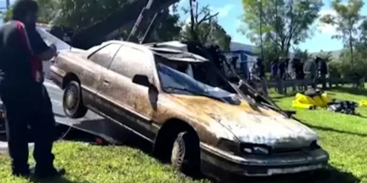 Göl dibinde 32 araç bulundu