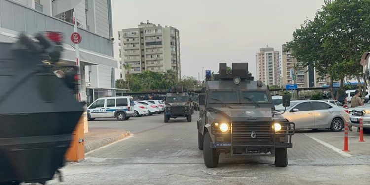 Mersin’de FETÖ’ye operasyon