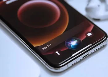 Siri artık dudak okuyabilecek