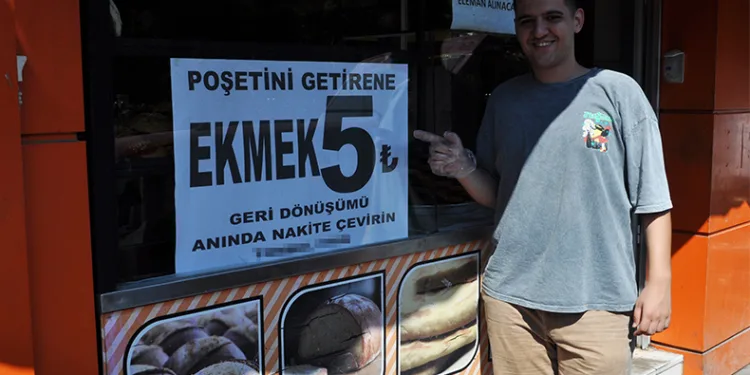 Poşetini getirene ekmek 7 lira yerine 5 lira