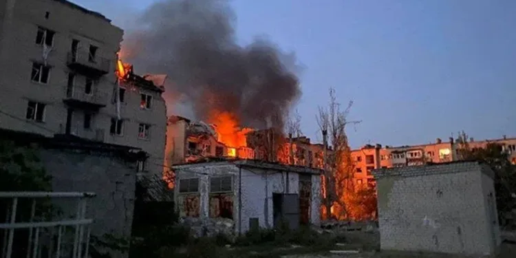 Rusya Donetsk’i füzeyle vurdu