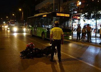 Motosikletin çarptığı hamile kadın ağır yaralandı