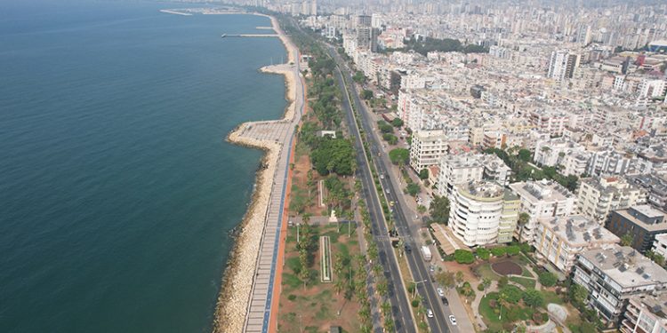 Sıcak hava evlere hapsetti