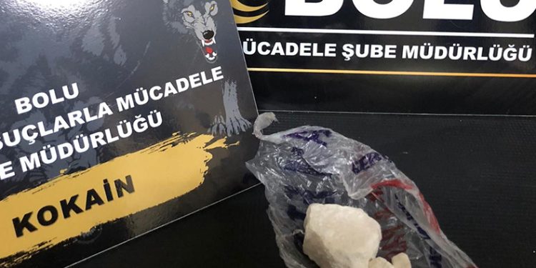 Otobüsteki yolcuda uyuşturucu ele geçirildi