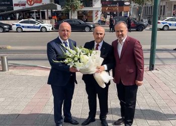 Bursa Valisi Demirtaş törenle karşılandı