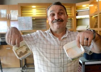 Madeni para sıkıntısı yaşayan fırıncıdan ilginç çözüm