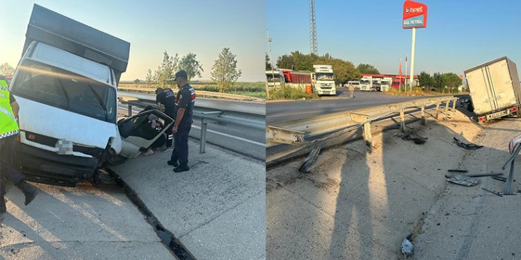 Yoldan çıkan kamyonet kaza yaptı