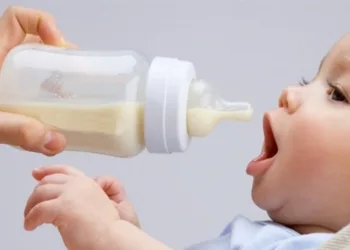 Anne sütü bebeklerin ilk aşısıdır