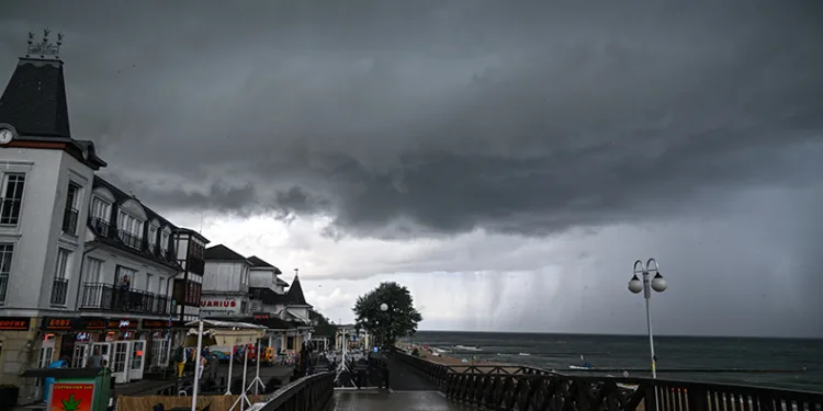 Kuzey Avrupa’yı fırtına vurdu