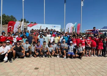 Belediyespor kanocuları 33 madalya 3 kupa kazandı