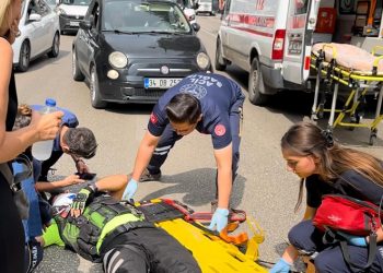 Bursa’da kadın sürücü trafik polisine çarptı