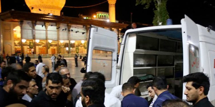 İran’da türbeye silahlı saldırı