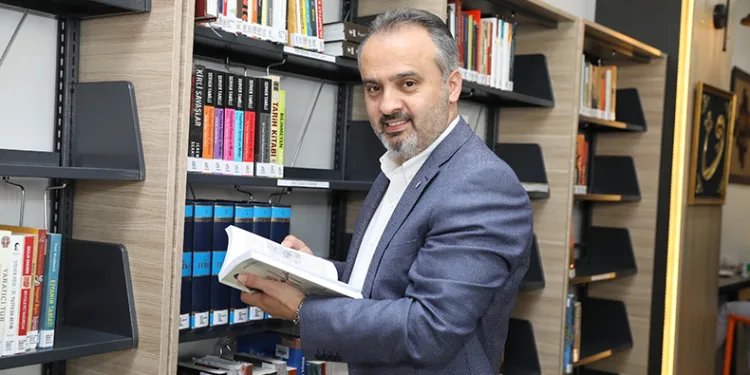 Karacabey Kültür Merkezi’nde inşaat hızlandı