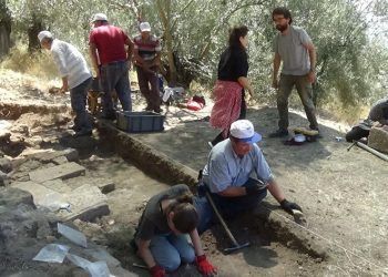 Toprak altından 1700 yıllık villa çıktı