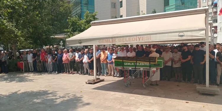 Genç Onur gözyaşları ile uğurlandı