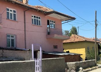 Kadın boşanma aşamasındaki eşini vurdu